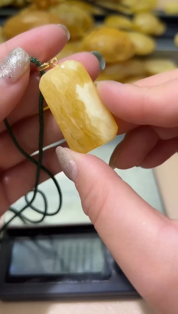 未镶嵌蜜蜡裸石蜜蜡吊坠