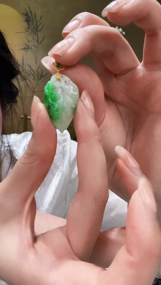 颈饰未镶嵌翡翠吊坠