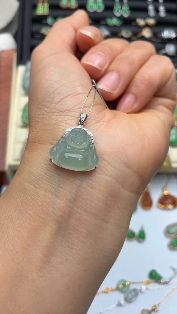 颈饰18K金镶嵌翡翠天然翡翠A货