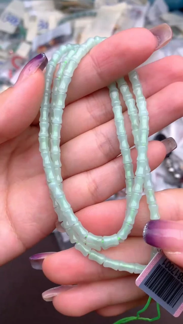 未镶嵌挂件翡翠—