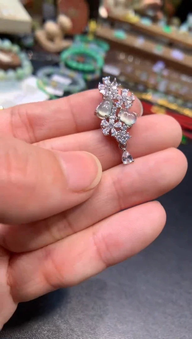 颈饰银S925镶嵌翡翠葫芦