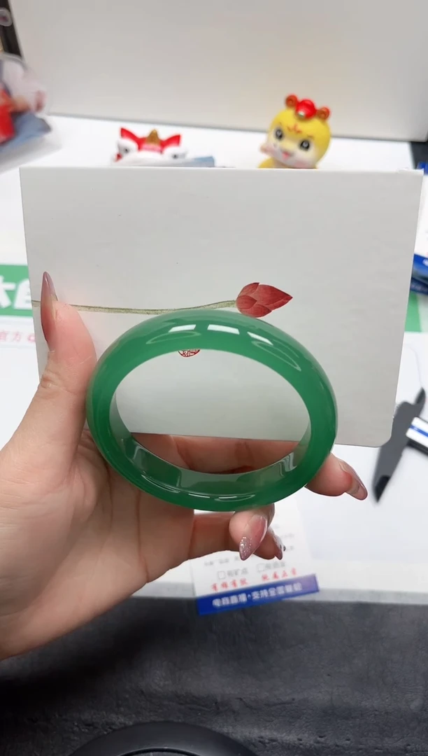 【闪购商品】石英质玉手镯未镶嵌209-60