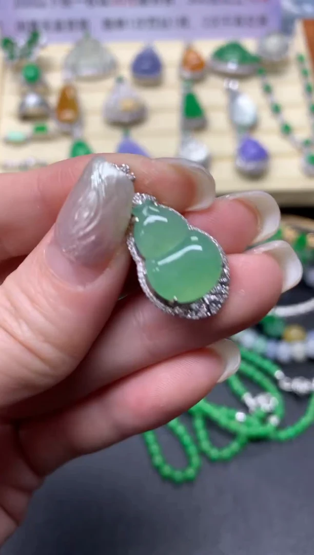 【闪购商品】翡翠吊坠(不含链)18K金镶嵌吊坠|2800+280