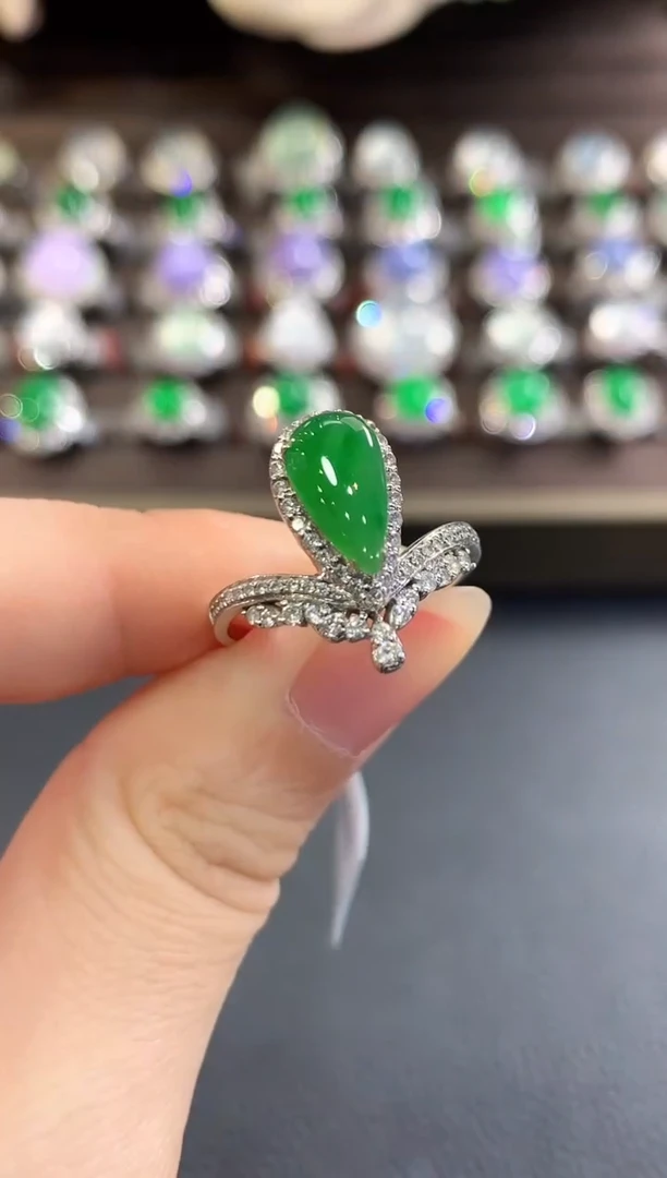 18K金镶嵌戒指翡翠d116