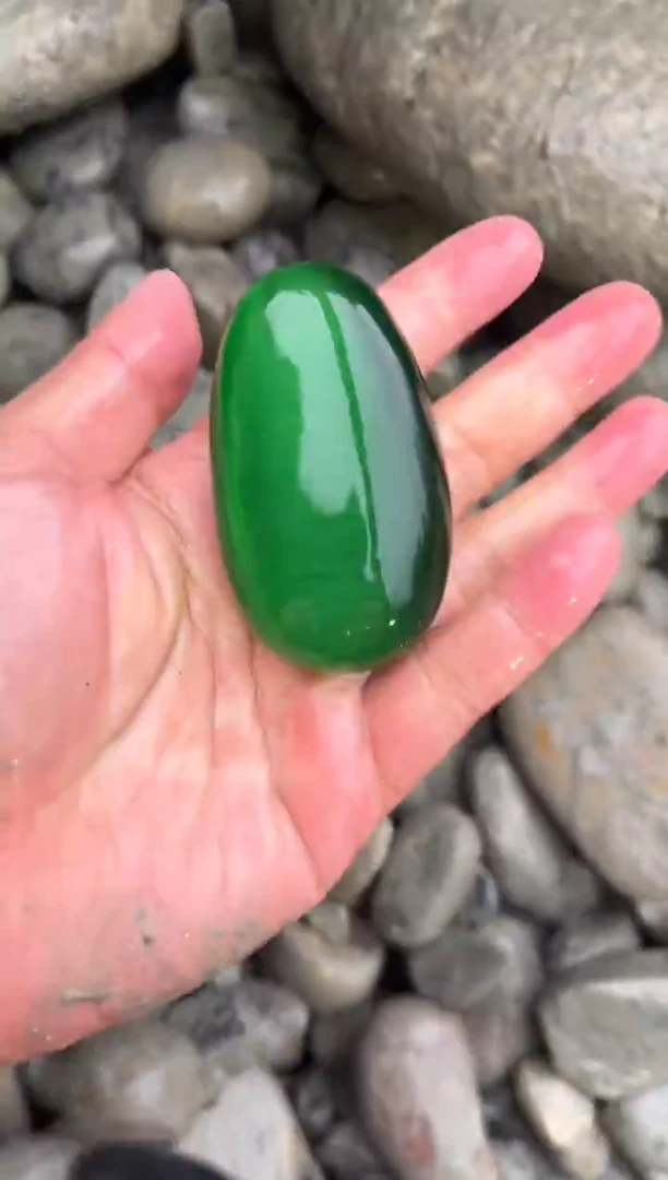 颈饰未镶嵌和田玉（糖玉）99