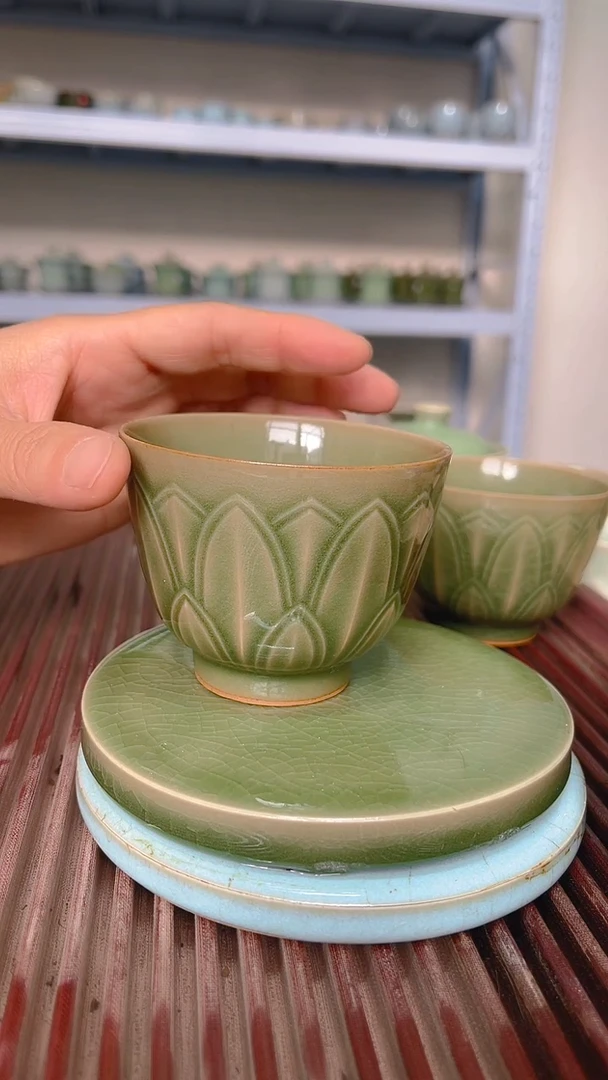 【闪购商品】瓷片原生态原矿葱绿釉莲花杯