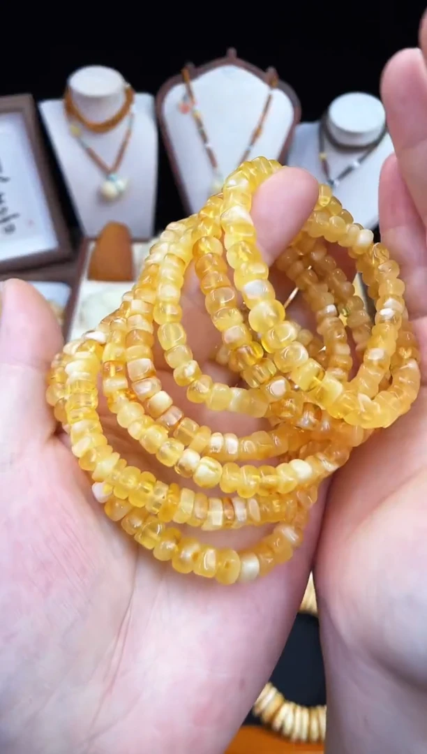 琥珀未镶嵌珠宝奇石多样性发其一