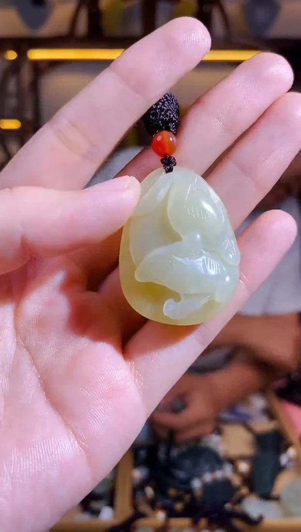 和田玉未镶嵌颈饰1