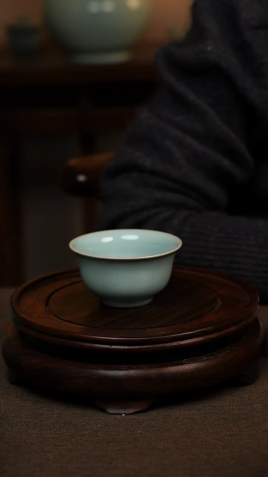 瓷片天青色压手杯80ml微瑕不带礼盒