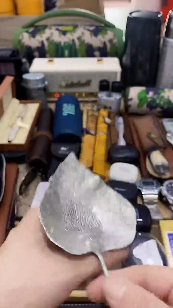 瓷片闪购商品 如图所示