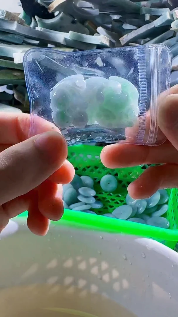 翡翠裸石缅甸翡翠A货文9803
