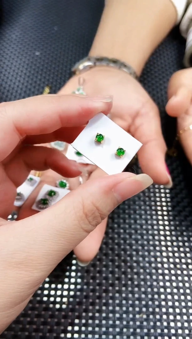 【闪购商品】翡翠耳饰未镶嵌111111111