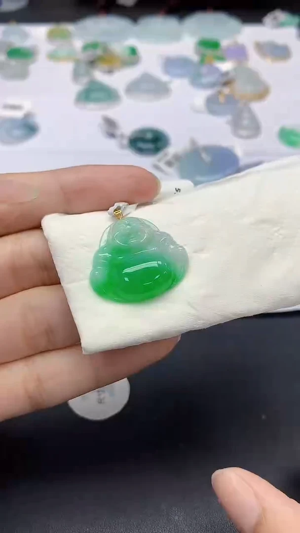 翡翠18K金镶嵌颈饰天然缅甸a货翡翠