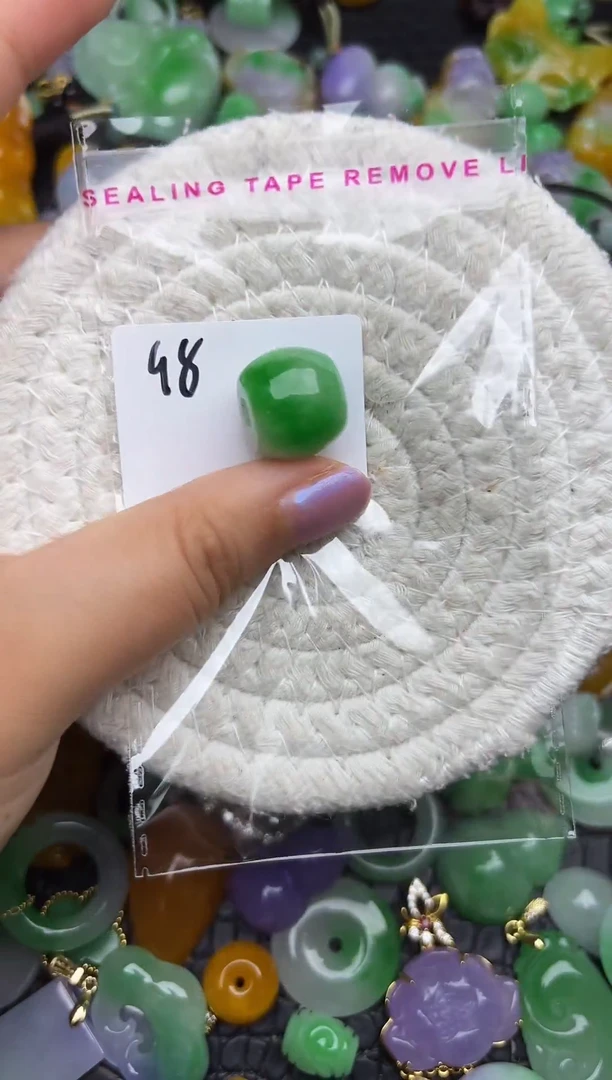 颈饰未镶嵌翡翠缅甸翡翠吊坠