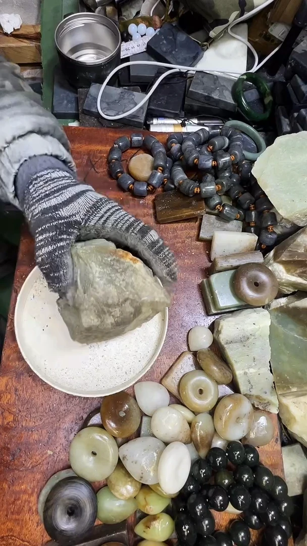 未镶嵌和田玉珠宝半成品1