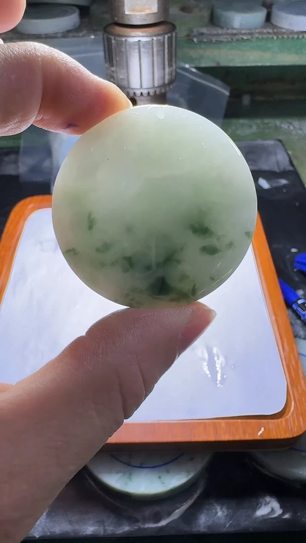 颈饰未镶嵌翡翠豫*挂件
