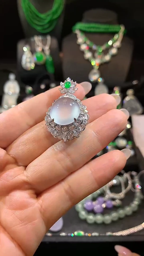 吊坠(不含链)18K金镶嵌翡翠吊坠