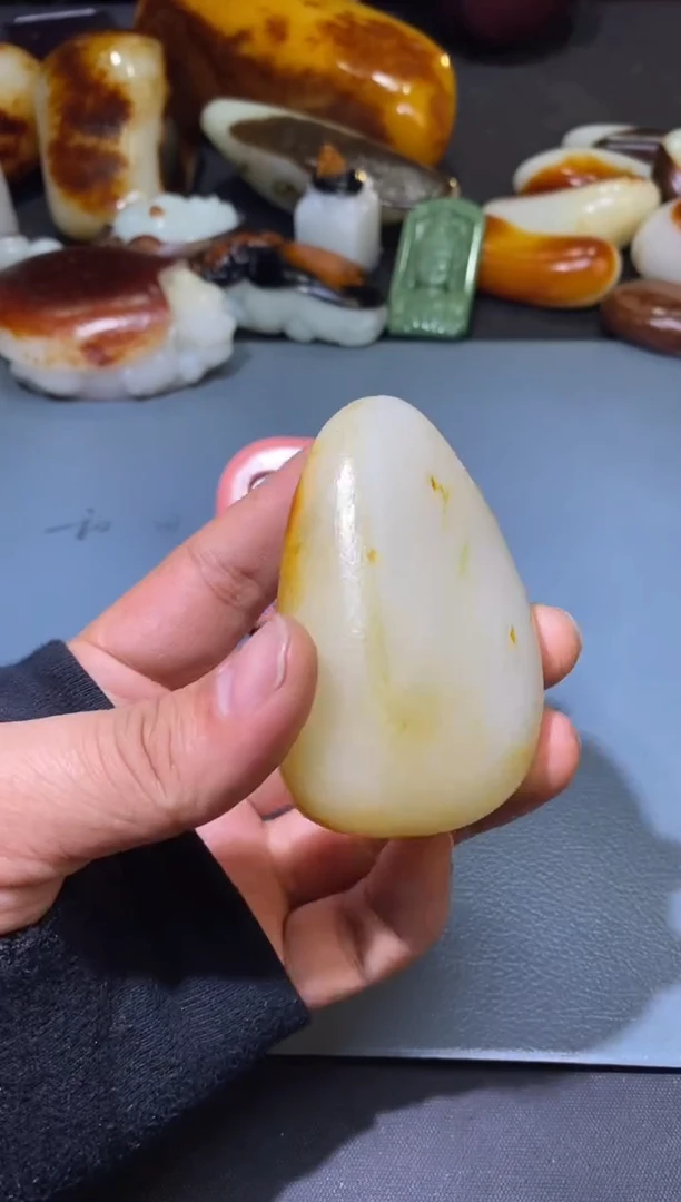 未镶嵌和田玉把件茶****.和田玉