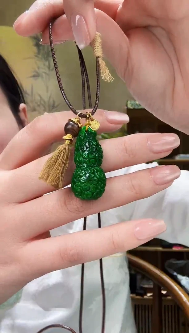 颈饰未镶嵌翡翠吊坠