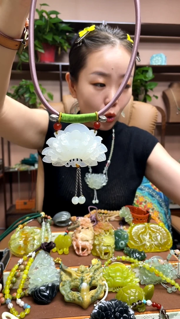 未镶嵌岫玉吊坠·
