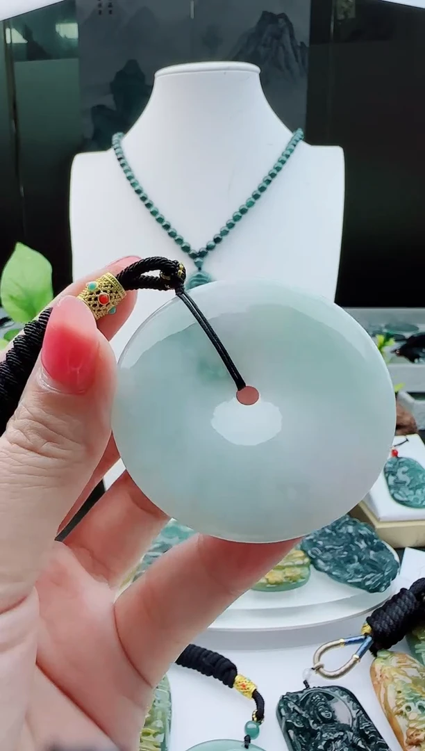 【闪购商品】翡翠颈饰未镶嵌多样性随机一件发货
