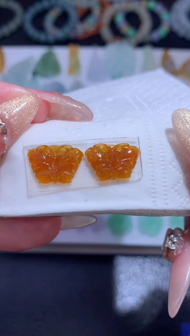 未镶嵌定制翡翠一对蝴蝶