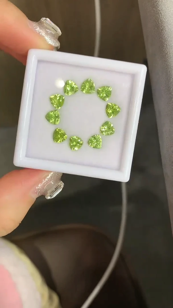 未镶嵌橄榄石笔搁4裸石多样性发一颗