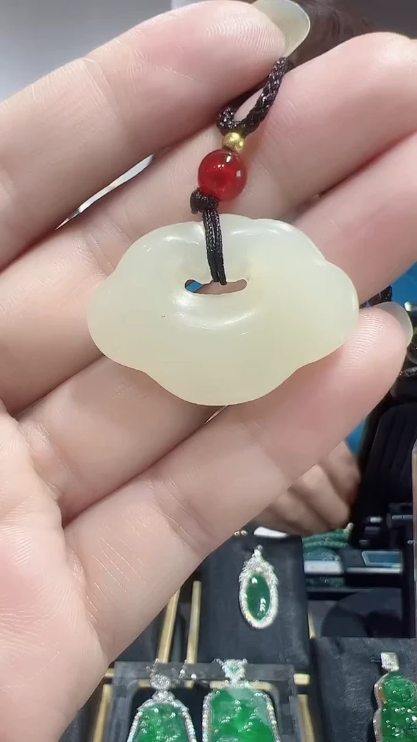 颈饰未镶嵌和田玉2025122805