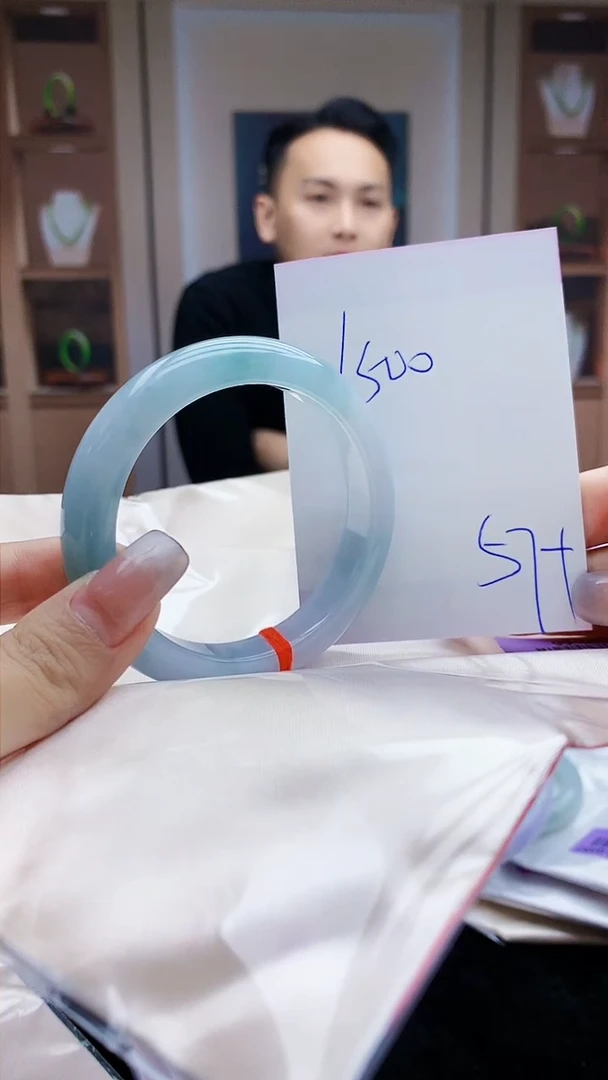 【闪购商品】翡翠手镯未镶嵌     H69-66