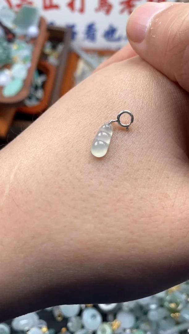 【闪购商品】翡翠颈饰未镶嵌哥哥