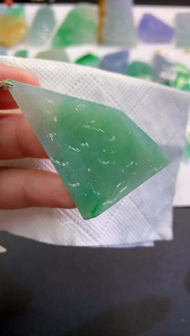 翡翠未镶嵌颈饰