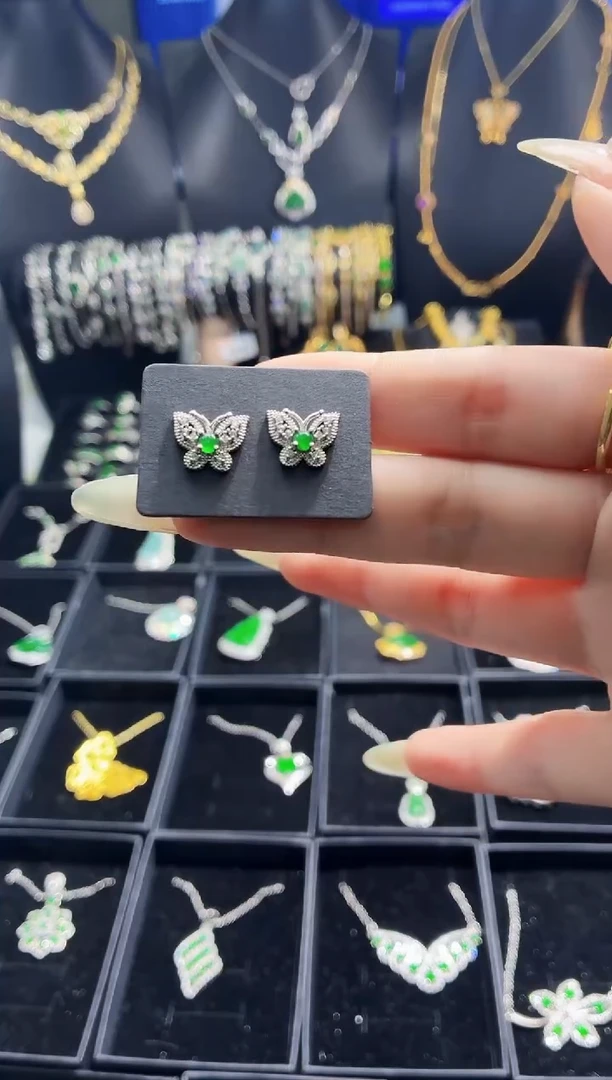 翡翠未镶嵌吊坠(不含链)天然翡翠a货 多样性发其一