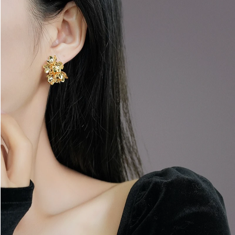 铜合金耳饰 925银针时尚气质金色花朵耳圈耳环轻奢百搭新款耳环女