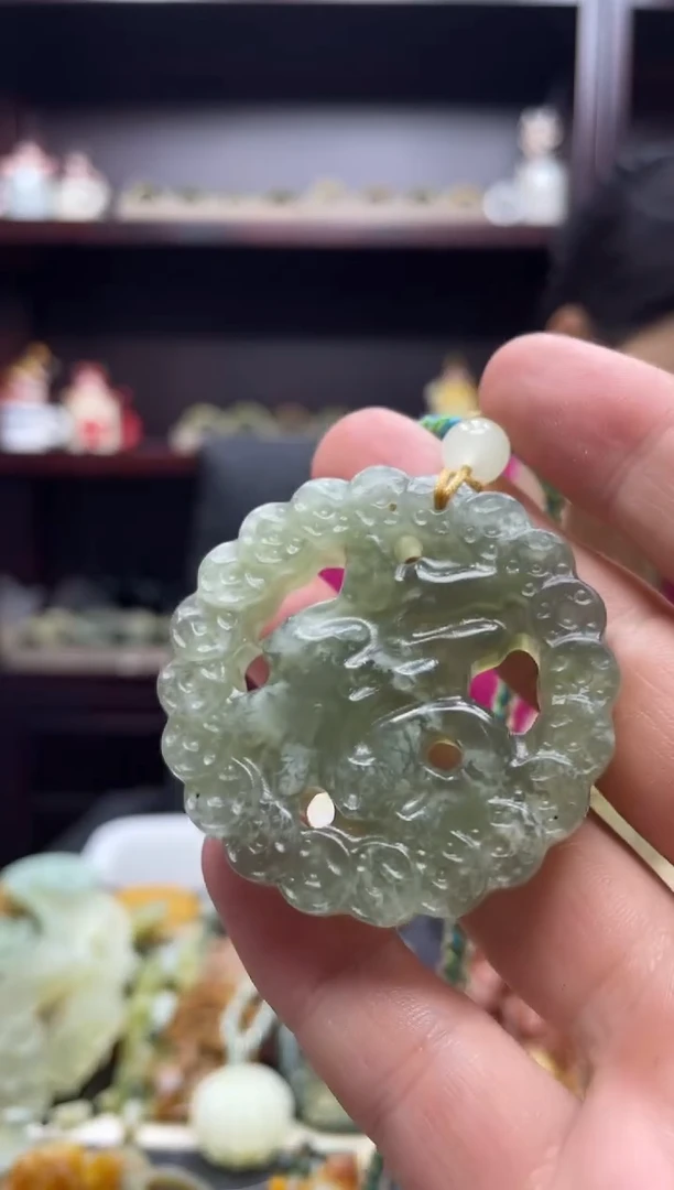未镶嵌岫玉吊坠·