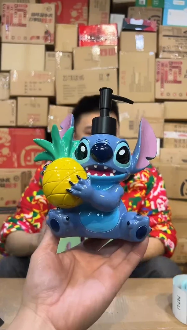 【闪购商品】杯树脂原盒史迪仔抱菠萝按压瓶