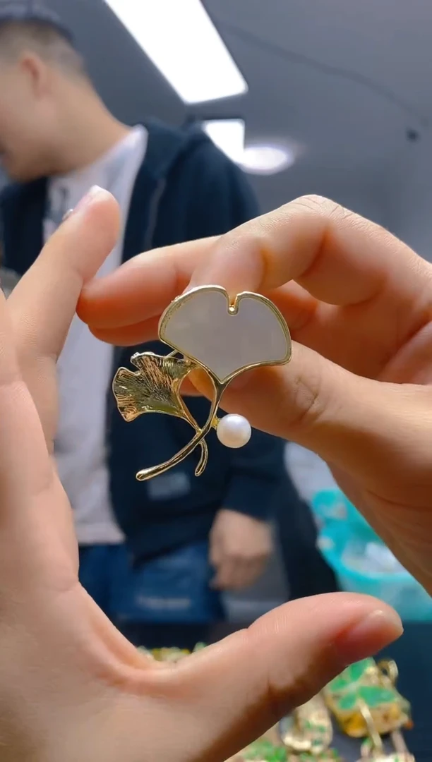 【闪购商品】淡水珍珠耳饰合金02珍珠胸针