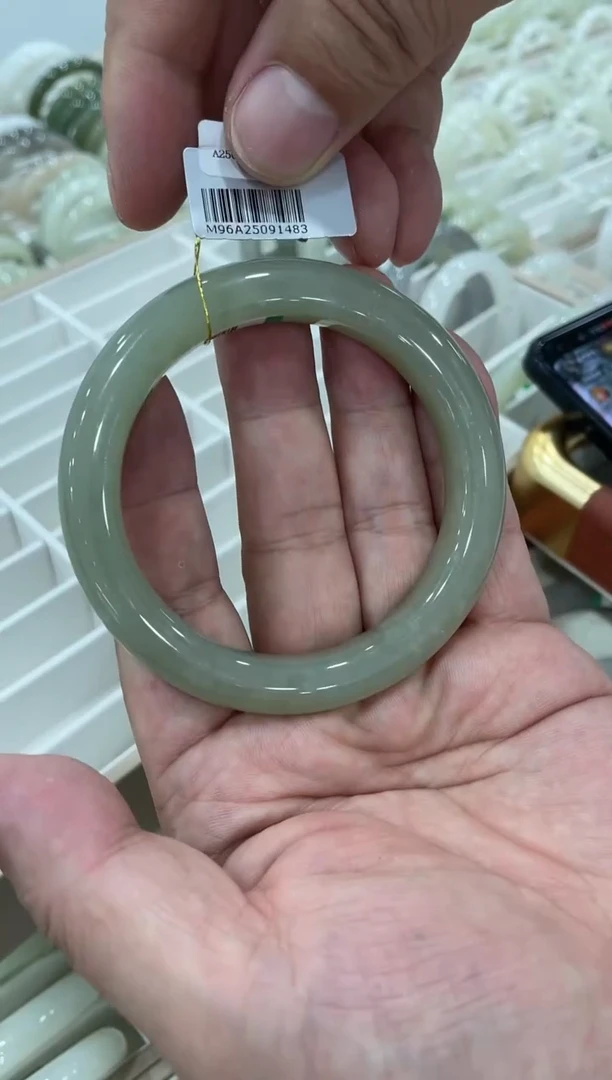 未镶嵌手镯和田玉60-61圈口 1483