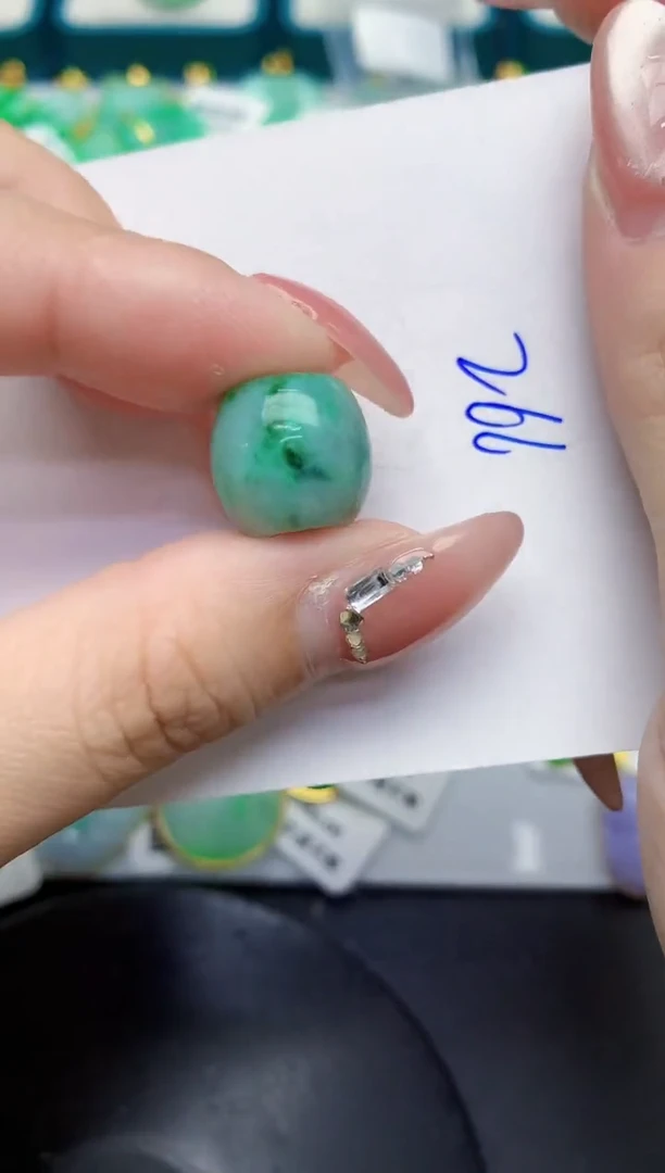 【闪购商品】翡翠颈饰未镶嵌000000000