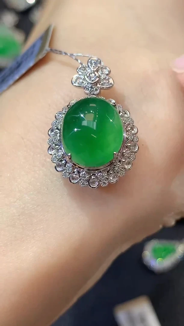 吊坠(不含链)18K金镶嵌翡翠A40