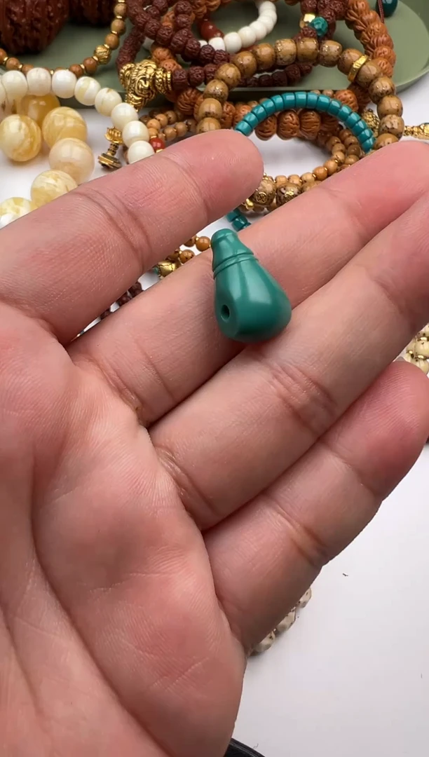 未镶嵌绿松石手串配饰