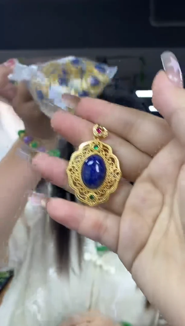 青金石未镶嵌吊坠多样性发其一颜色微差