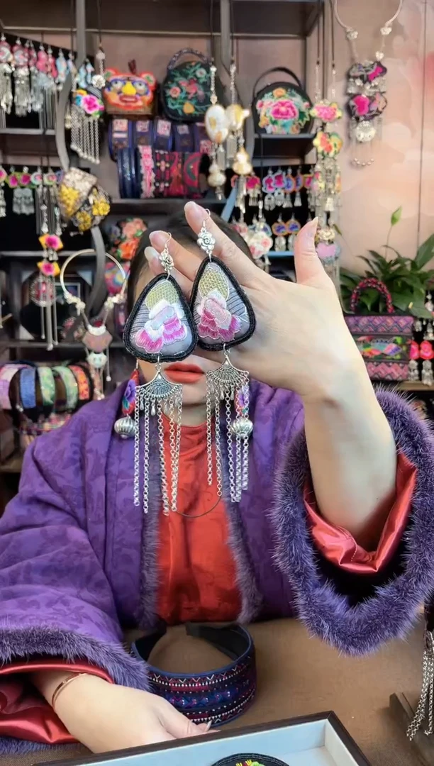 织绣民族风手工非遗老绣饰品439