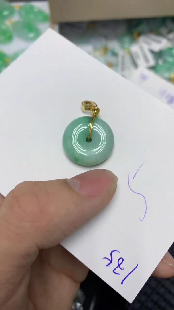 颈饰未镶嵌翡翠缅甸A货翡翠