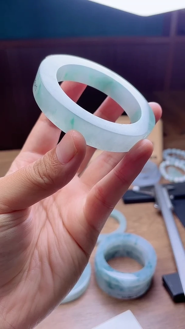 定制翡翠手镯未镶嵌晓****！定制