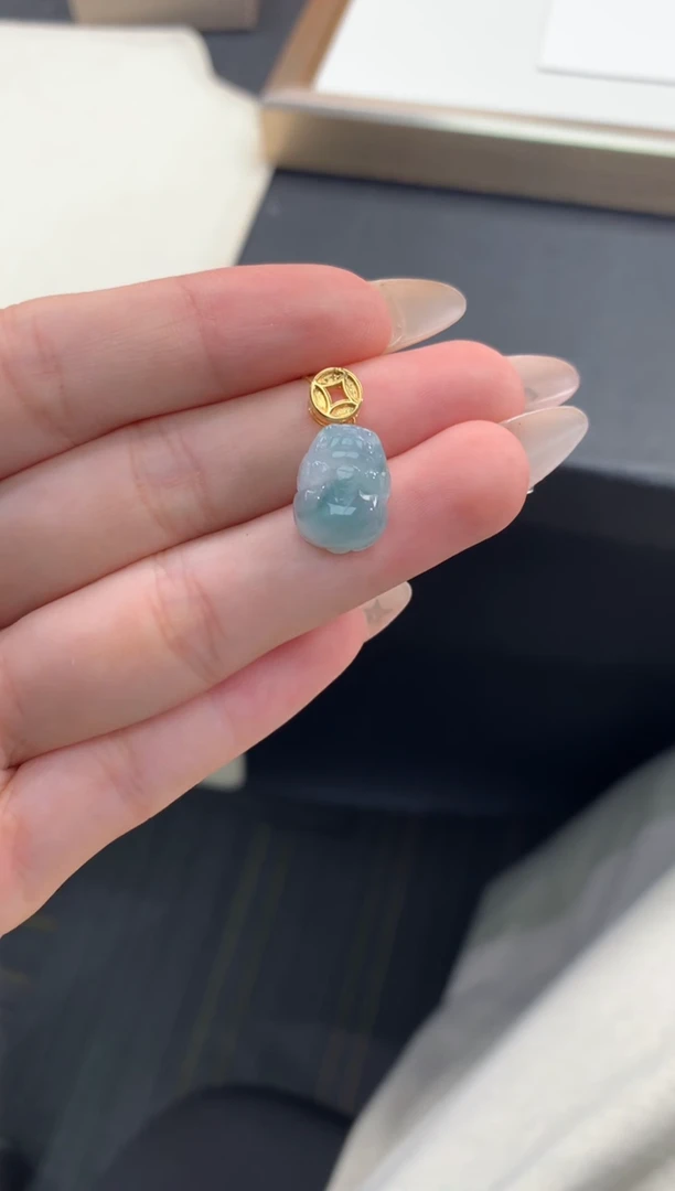 颈饰18K金镶嵌翡翠退货需手镯吊牌标签完好