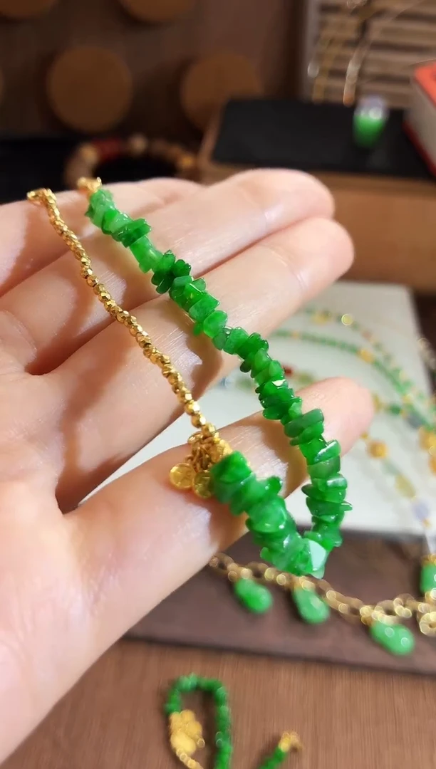 18K金镶嵌手链翡翠手饰