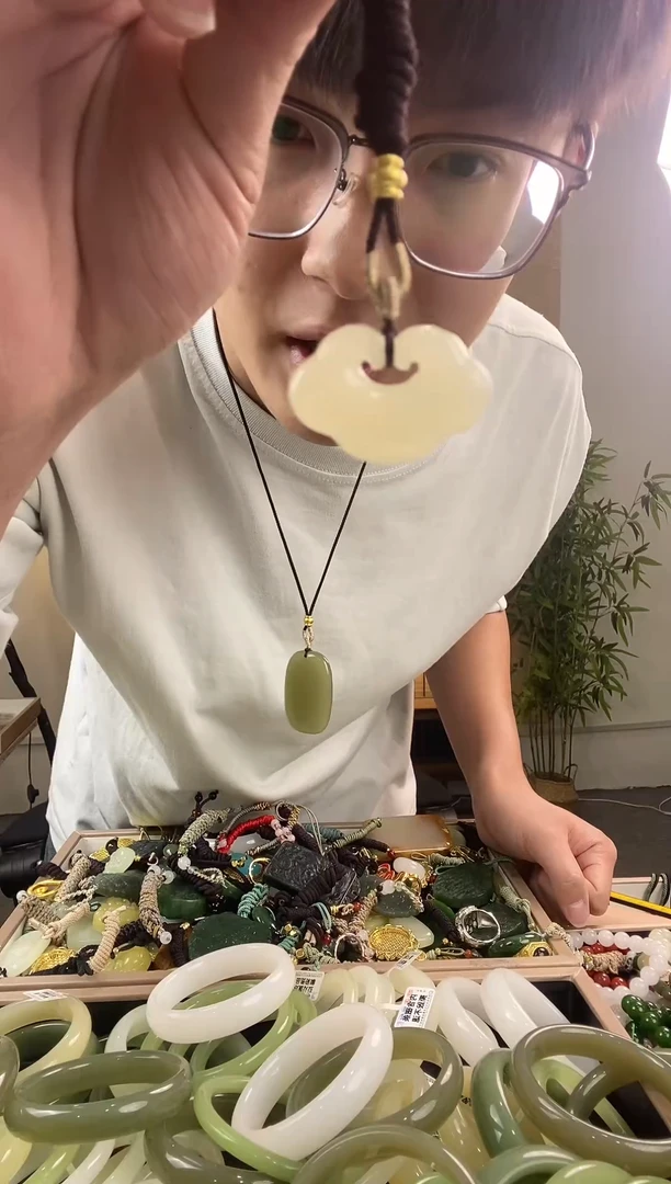 颈饰未镶嵌和田玉多样性拍一发一  0181