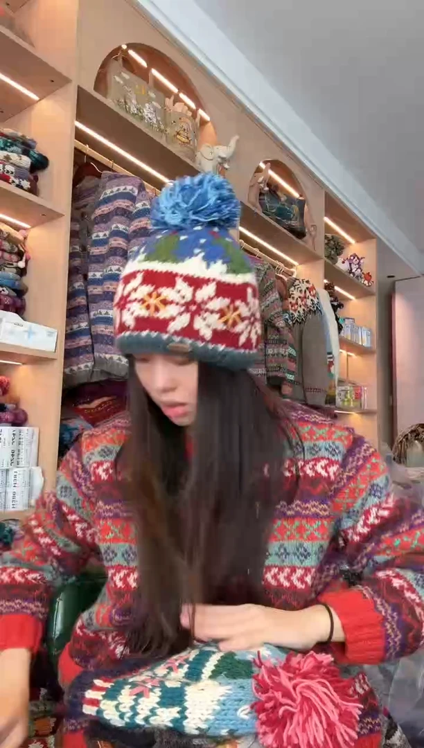 羊毛红色雪花帽