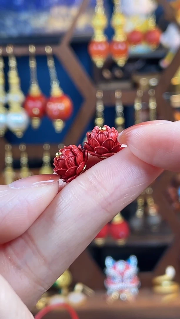 【闪购商品】红红莲花珐琅耳钉