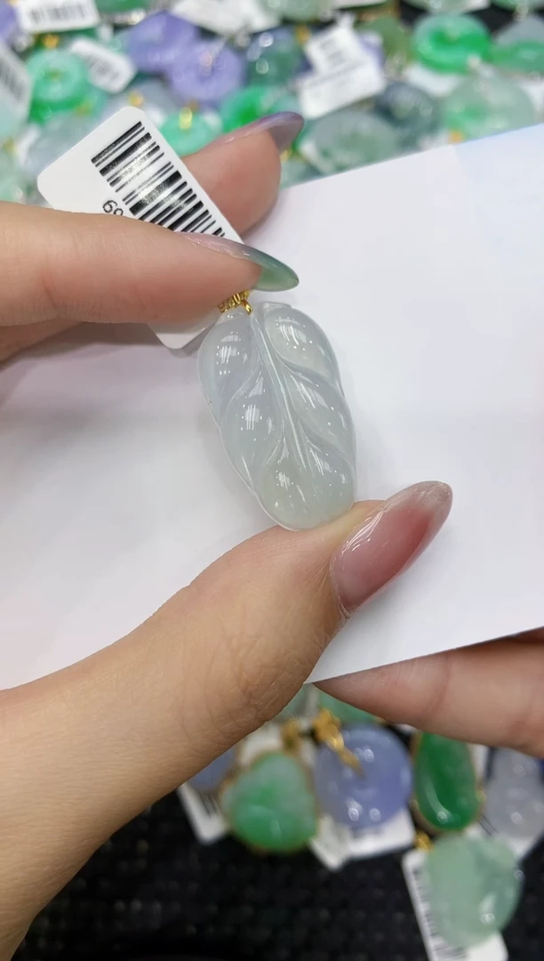 翡翠18K金镶嵌颈饰111111111111